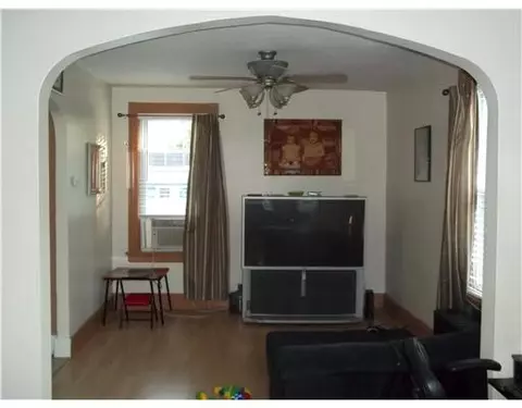 95 Vine St, Woonsocket, RI 02895 photo 4