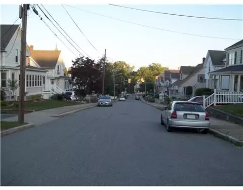 95 Vine St, Woonsocket, RI 02895 photo 3