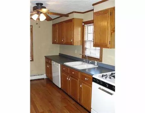 65 Huron St, Warwick, RI 02889 photo 2