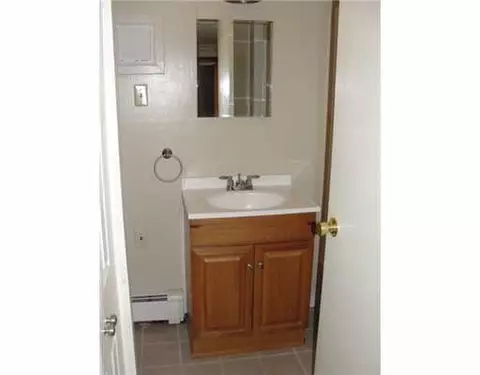 65 Huron St, Warwick, RI 02889 photo 7