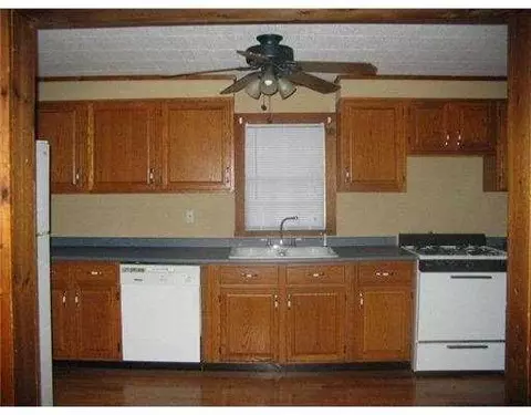 65 Huron St, Warwick, RI 02889 photo 3