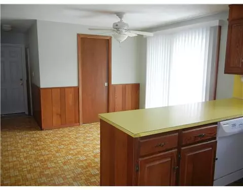 4 Kalmer Rd, Warwick, RI 02886 photo 6