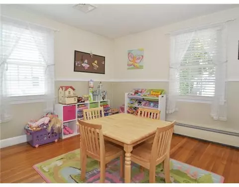 62 Warwick St, Woonsocket, RI 02895 photo 12