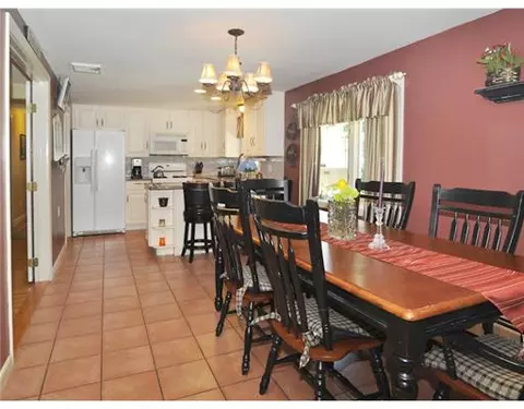 62 Warwick St, Woonsocket, RI 02895 photo 17