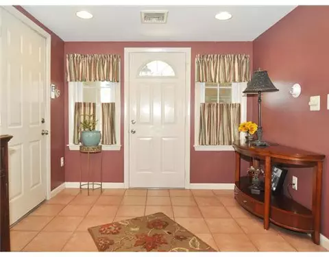 62 Warwick St, Woonsocket, RI 02895 photo 7