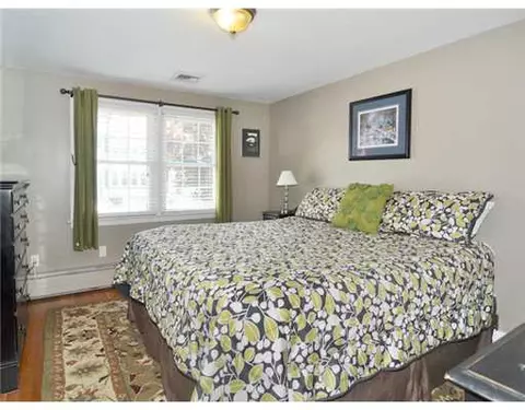 62 Warwick St, Woonsocket, RI 02895 photo 10