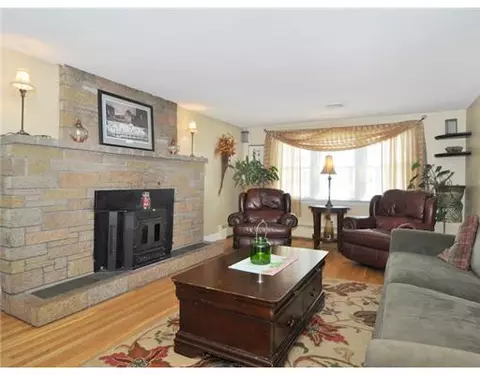 62 Warwick St, Woonsocket, RI 02895 photo 14