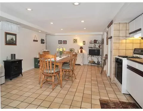 62 Warwick St, Woonsocket, RI 02895 photo 19