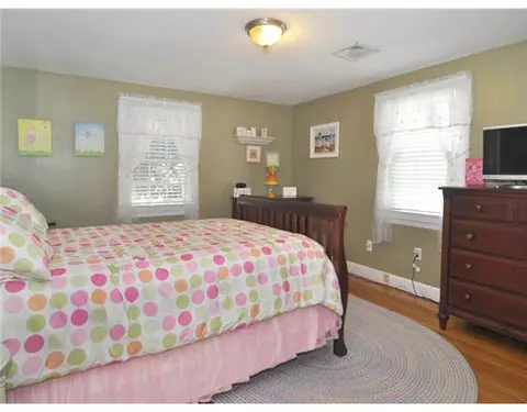 62 Warwick St, Woonsocket, RI 02895 photo 11