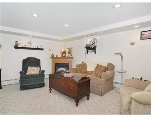 62 Warwick St, Woonsocket, RI 02895 photo 18