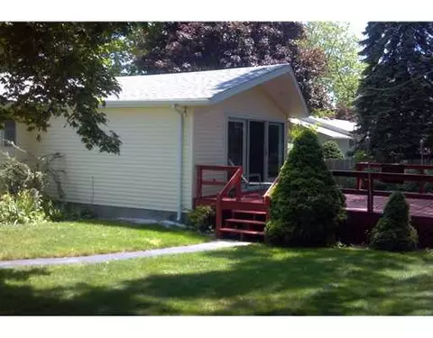41 Armory Dr, Warwick, RI 02886 photo 3