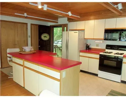 62 Angell Rd, Glocester, RI 02814 photo 9
