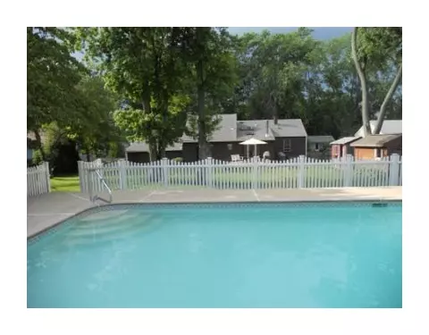7 Laurel Ln, Warren, RI 02885 photo 12
