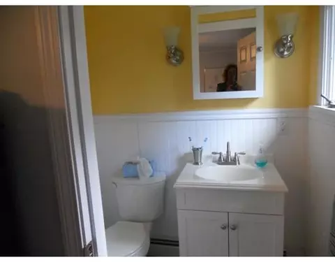 7 Laurel Ln, Warren, RI 02885 photo 8