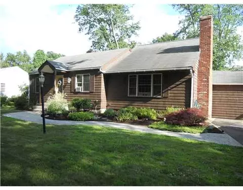 7 Laurel Ln, Warren, RI 02885 photo 1
