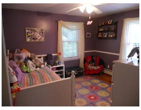 7 Laurel Ln, Warren, RI 02885 photo 9