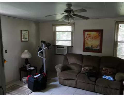 15 Proctor Ave, Warwick, RI 02888 photo 2