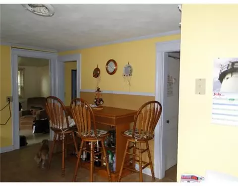 15 Proctor Ave, Warwick, RI 02888 photo 4