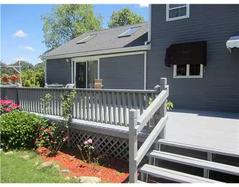 79 Tara Ln, Woonsocket, RI 02895 photo 3