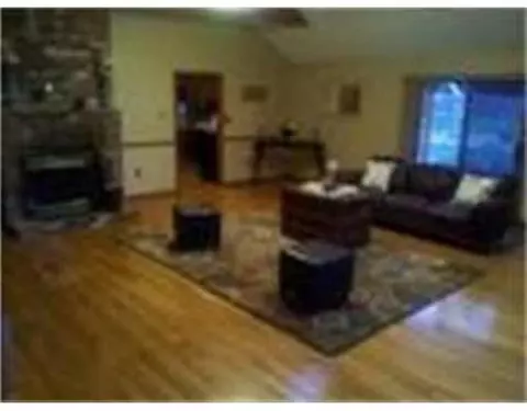79 Tara Ln, Woonsocket, RI 02895 photo 19
