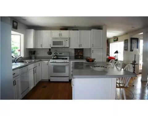 51 Bourne Point Rd, Wareham, MA 02571 photo 4