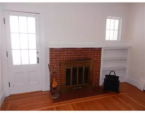 33 Potters Ave, Warwick, RI 02886 photo 8