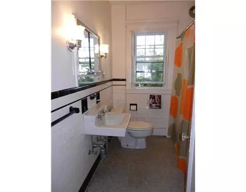 33 Potters Ave, Warwick, RI 02886 photo 4