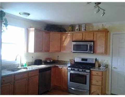 42 Margin St #B, Westerly, RI 02891 photo 2