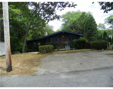10 W Shore Dr, Exeter, RI 02822 photo 1