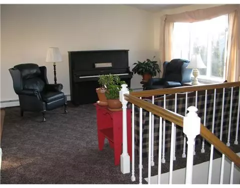 10 Wilde Field Dr, Warwick, RI 02889 photo 5