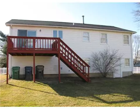 10 Wilde Field Dr, Warwick, RI 02889 photo 3