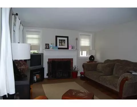 23 Westbrook Rd, Warwick, RI 02886 photo 4
