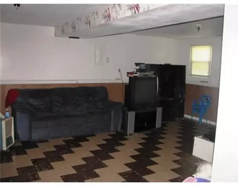 10 Hiram St, Fall River, MA 02724 photo 6