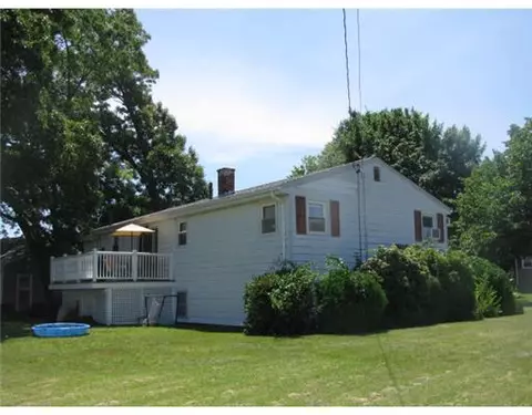 10 Hiram St, Fall River, MA 02724 photo 3