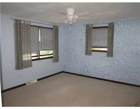 6 Longfellow Dr, Coventry, RI 02816 photo 9