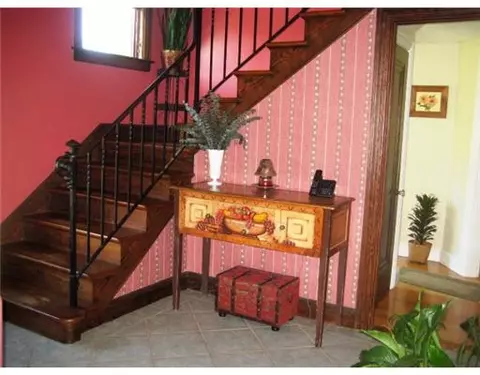 282 Gaskill St, Woonsocket, RI 02895 photo 2