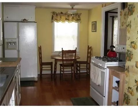 282 Gaskill St, Woonsocket, RI 02895 photo 7