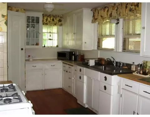 282 Gaskill St, Woonsocket, RI 02895 photo 6