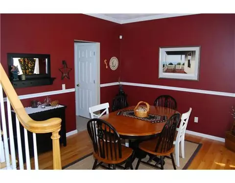 25 Ashbrook Dr, Cranston, RI 02921 photo 4