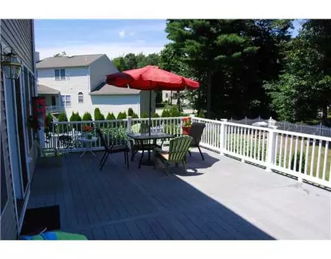25 Ashbrook Dr, Cranston, RI 02921 photo 18