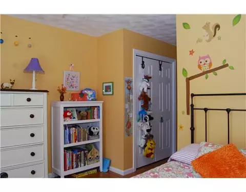 25 Ashbrook Dr, Cranston, RI 02921 photo 15
