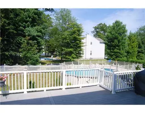 25 Ashbrook Dr, Cranston, RI 02921 photo 19