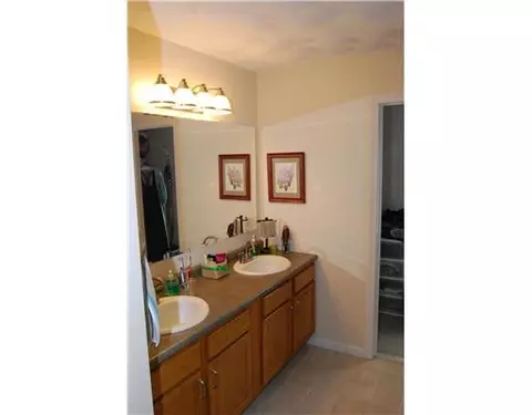 25 Ashbrook Dr, Cranston, RI 02921 photo 12