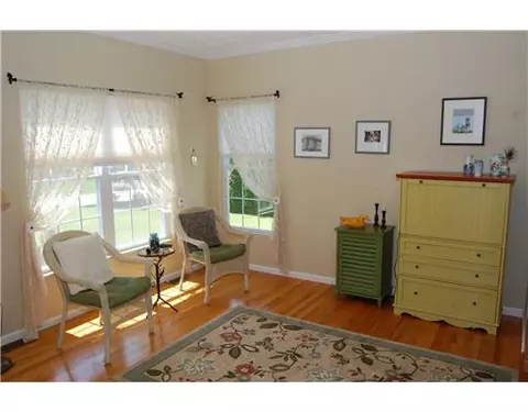 25 Ashbrook Dr, Cranston, RI 02921 photo 10