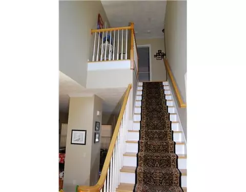 25 Ashbrook Dr, Cranston, RI 02921 photo 5
