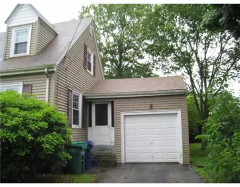 94 Beechcrest St, Warwick, RI 02888 photo 2