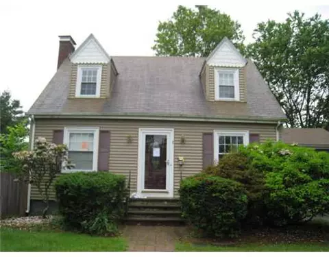 94 Beechcrest St, Warwick, RI 02888 photo 1