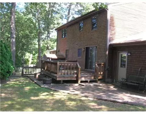 6 Sturbridge Dr, Warwick, RI 02886 photo 2