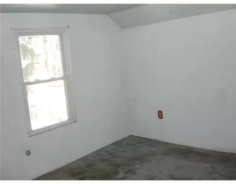76 Uncas St, Warwick, RI 02889 photo 5