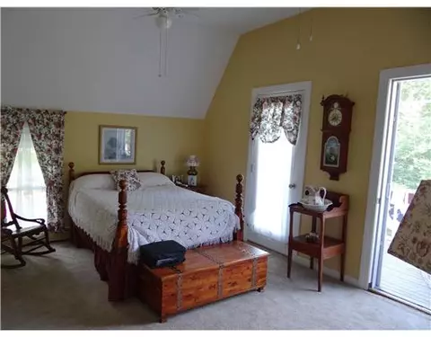9 Tenth Ave, Warwick, RI 02886 photo 10